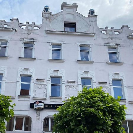 Hotel Bila Ruze Страконіце Екстер'єр фото