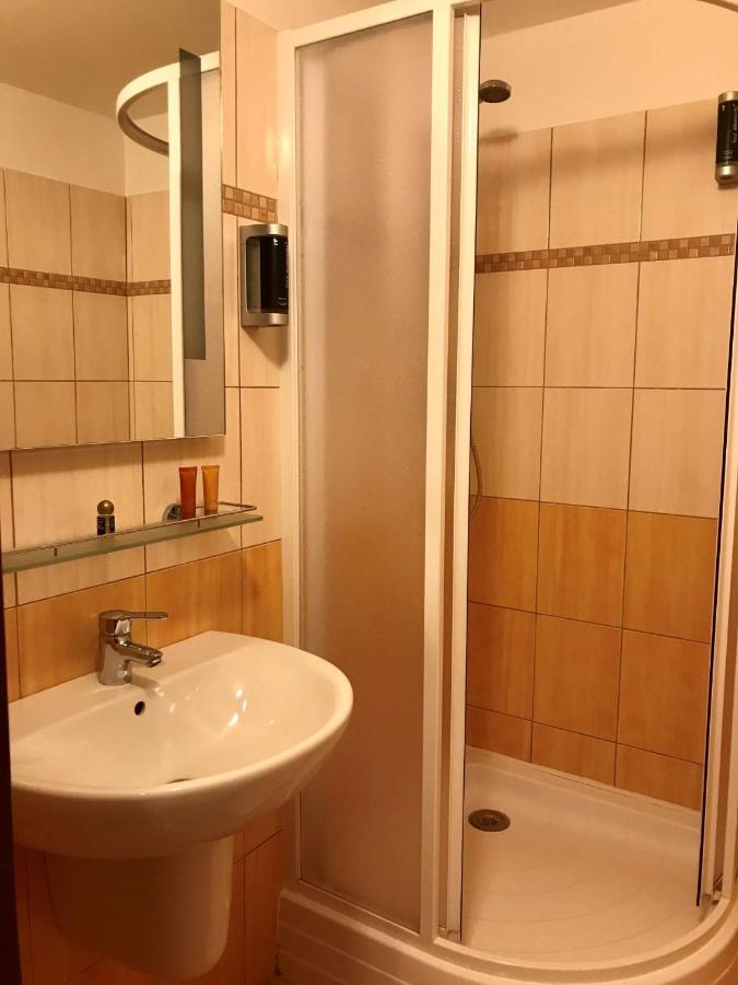 Hotel Bila Ruze Страконіце Екстер'єр фото