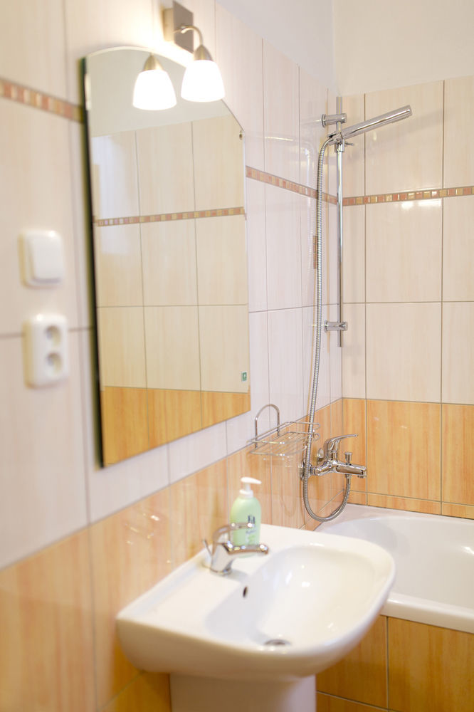 Hotel Bila Ruze Страконіце Екстер'єр фото
