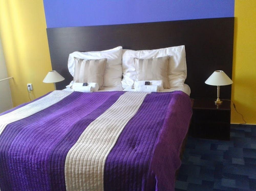 Hotel Bila Ruze Страконіце Екстер'єр фото